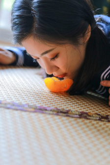 年轻的小姨子hd